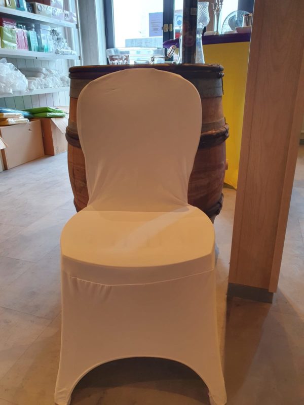 Chaise plastique + Housse de chaise lycra